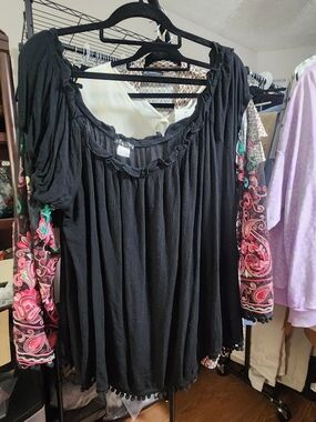 VENUS Black Embroidered Sleeve Peasant Top